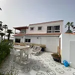 Tranquila, Playa Del Duque Holiday home