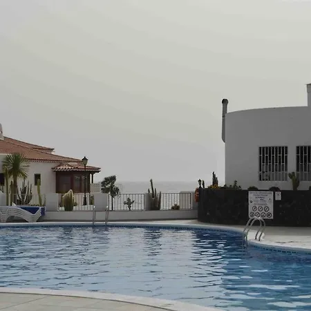 Tranquila, Playa Del Duque 度假居 *