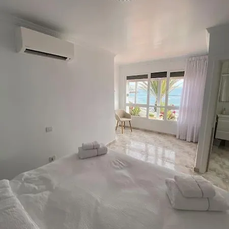 Tranquila, Playa Del Duque 度假居 *