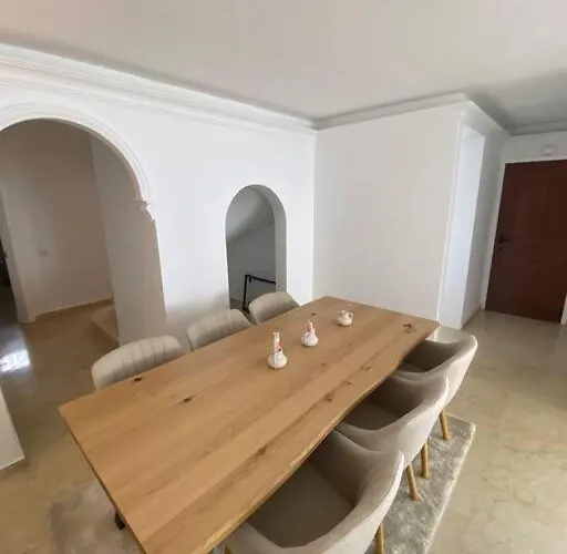 Tranquila, Playa Del Duque Nyaraló *