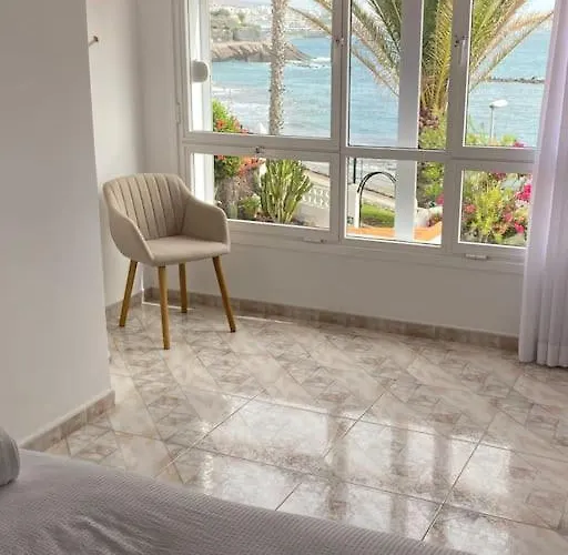 Будинок відпочинку Tranquila, Playa Del Duque Адехе