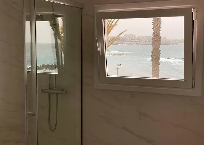 Tranquila, Playa Del Duque Адехе